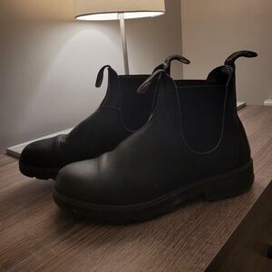 Black Blundstone Boots